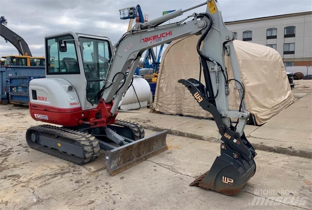 Takeuchi TB235-2 Mini rýpadlá < 7t