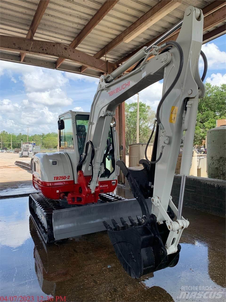 Takeuchi TB250-2 Mini rýpadlá < 7t