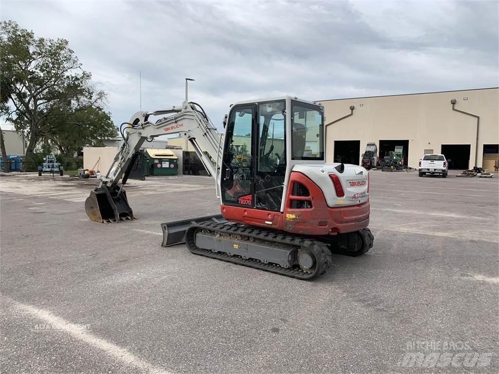 Takeuchi TB370 Pásové rýpadlá
