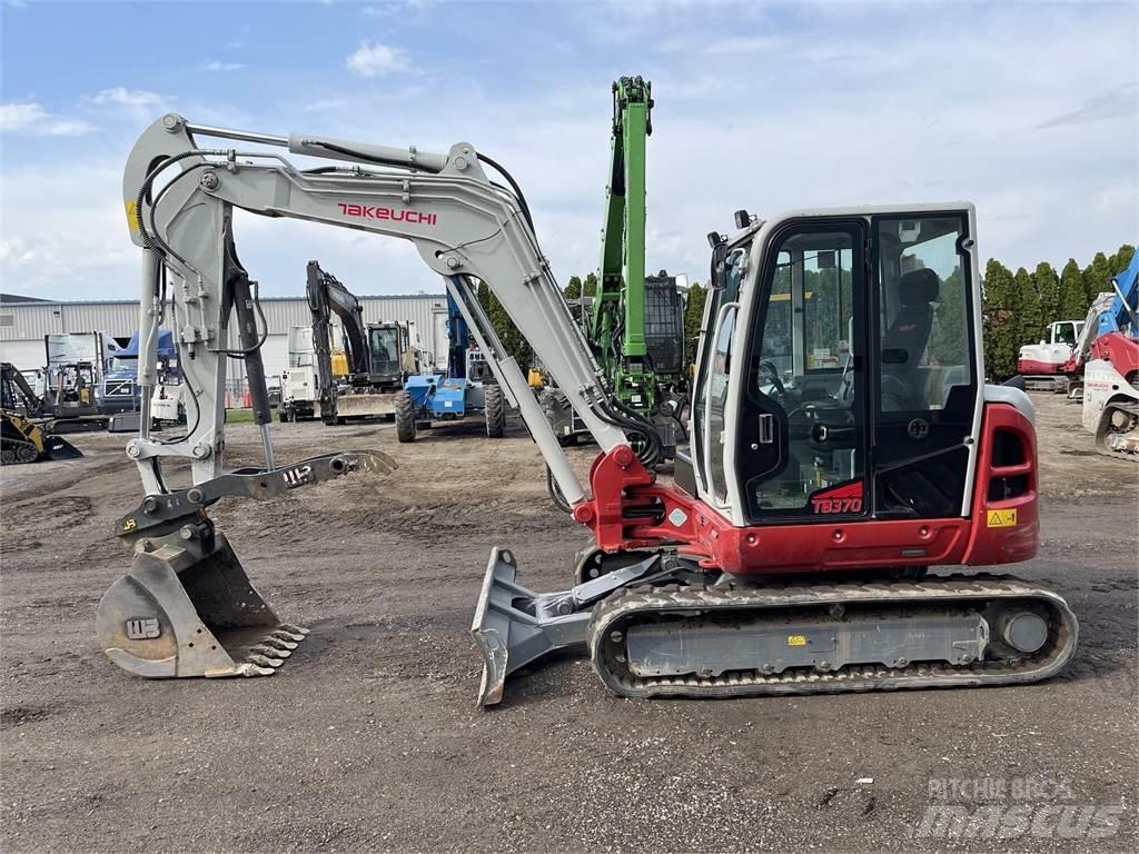 Takeuchi TB370 Pásové rýpadlá