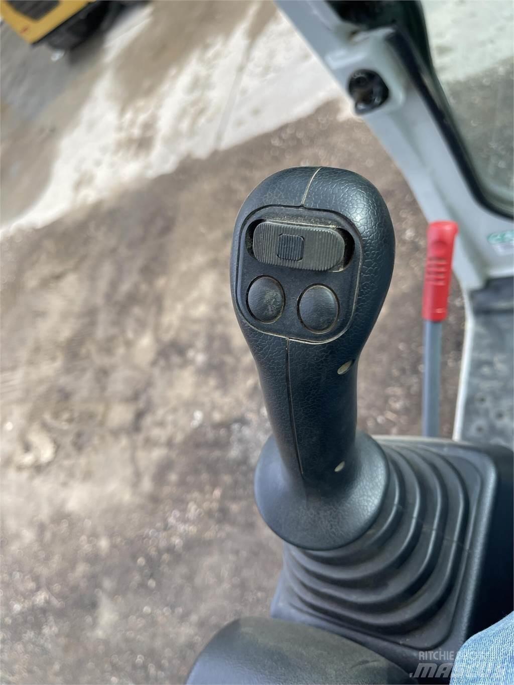Takeuchi TB370 Pásové rýpadlá