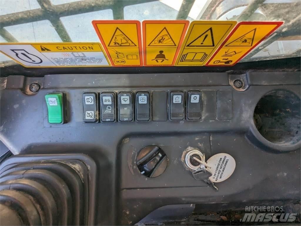 Takeuchi TL12V2 Šmykom riadené nakladače