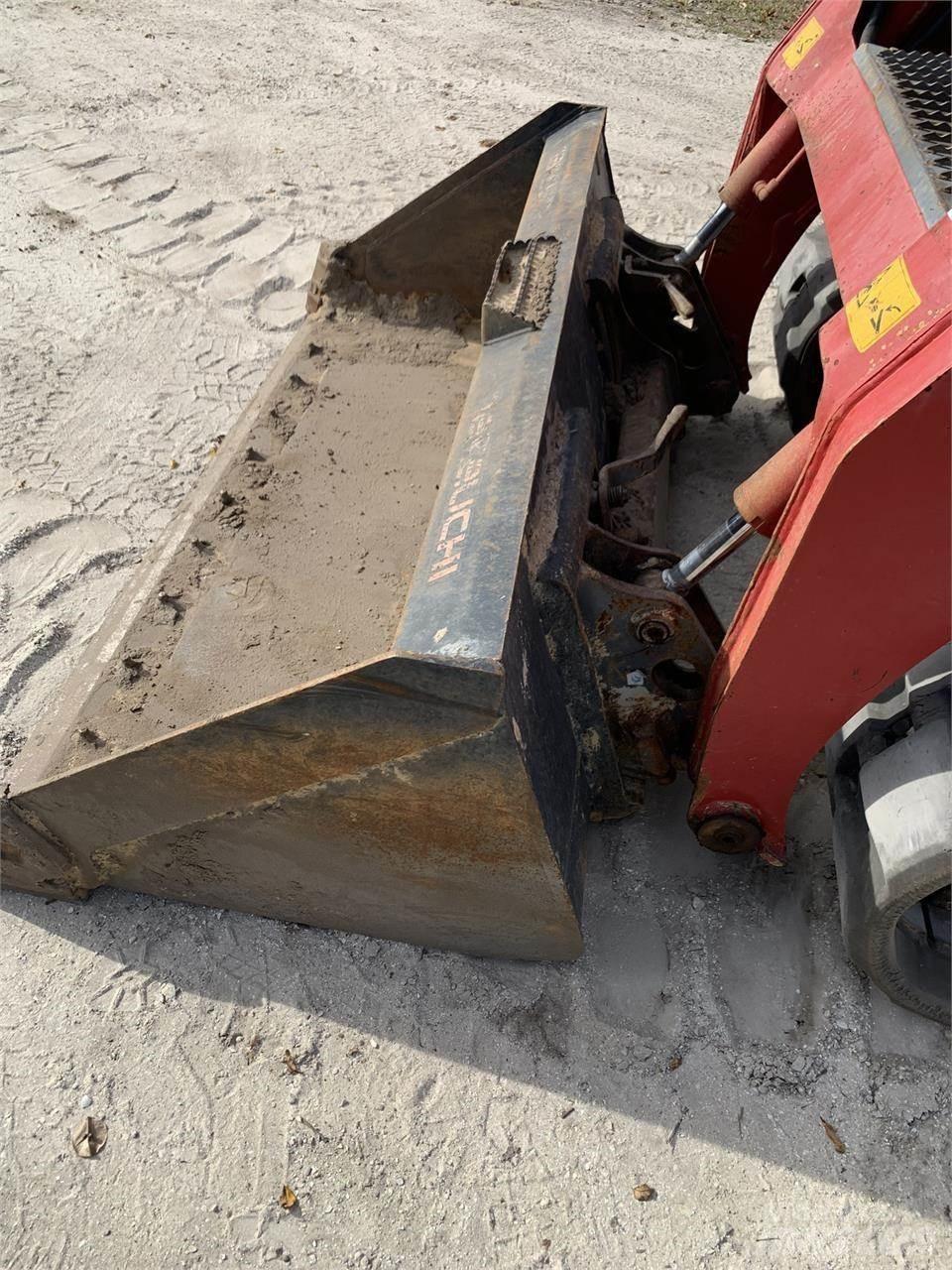 Takeuchi TL8 Šmykom riadené nakladače