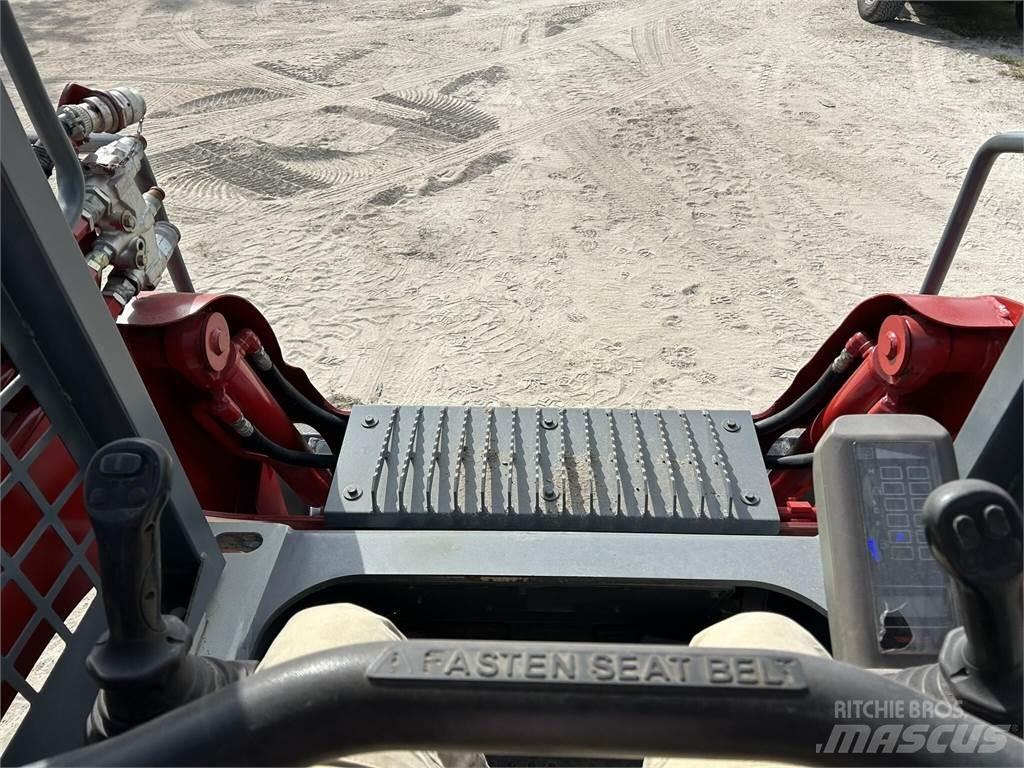Takeuchi TL8 Šmykom riadené nakladače