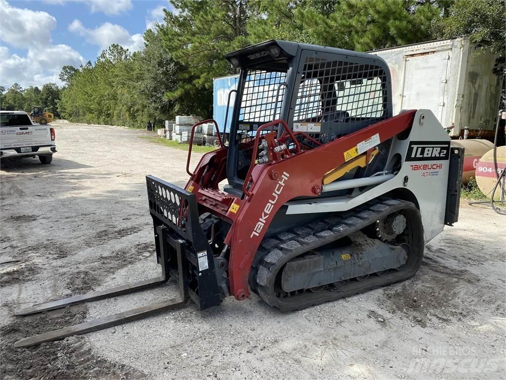 Takeuchi TL8R2 Šmykom riadené nakladače