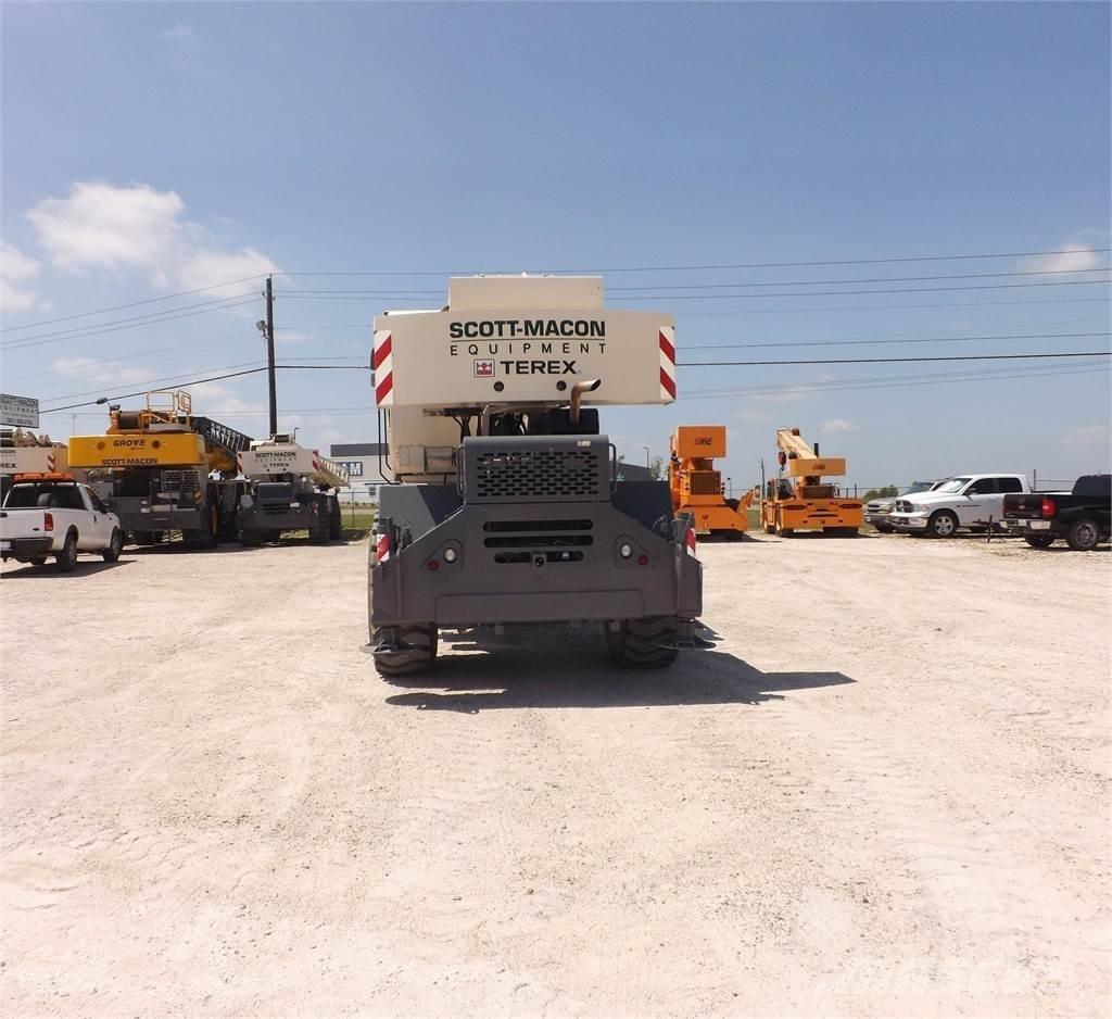 Terex RT230-2 Žeriavy pre ťažký terén