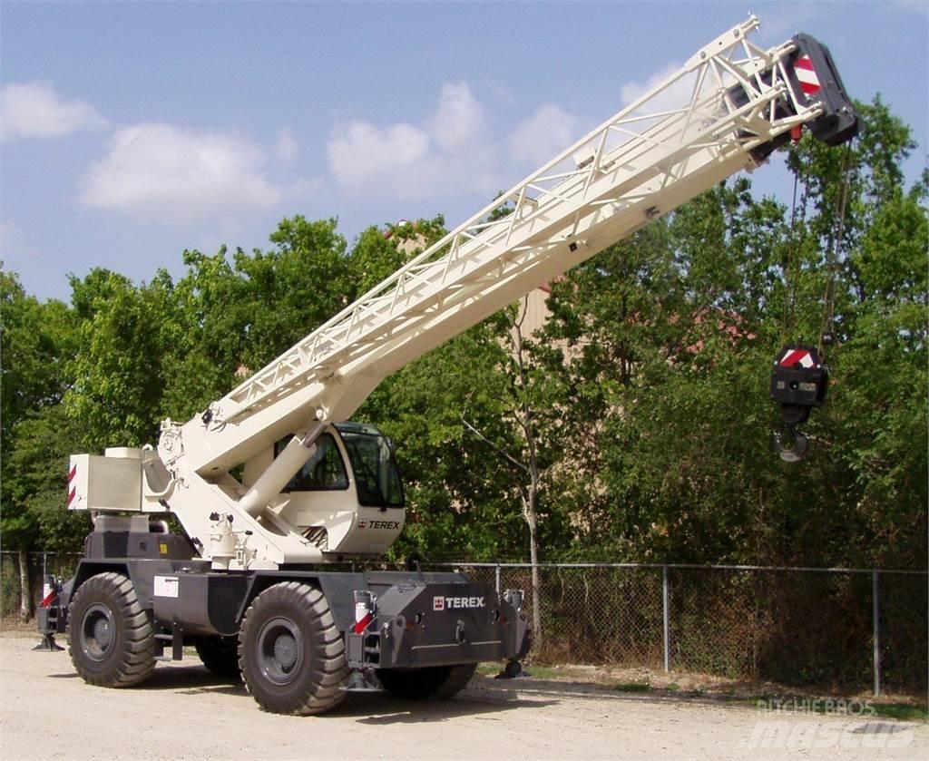 Terex RT230-2 Žeriavy pre ťažký terén