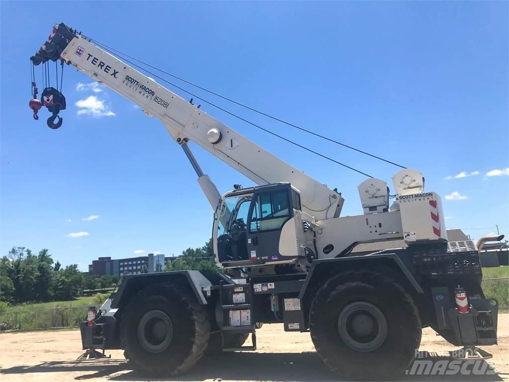 Terex RT670 Žeriavy pre ťažký terén