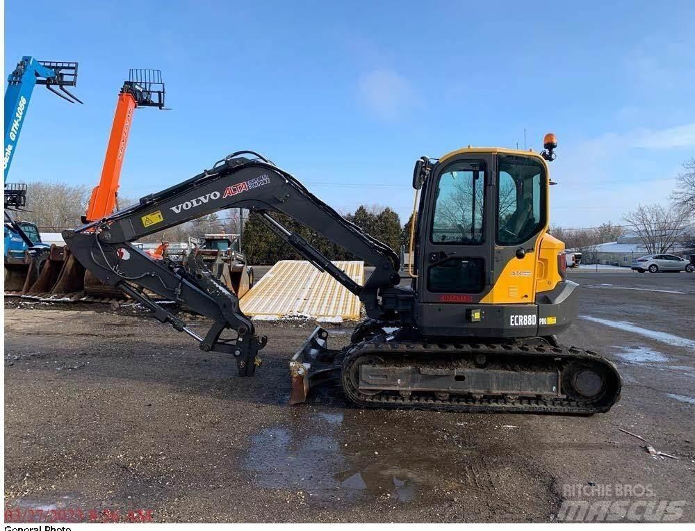 Volvo ECR88D Pásové rýpadlá