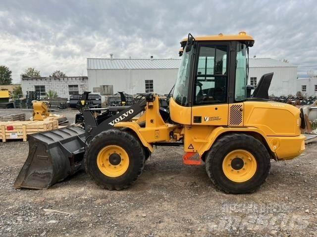 Volvo L30G Kolesové nakladače