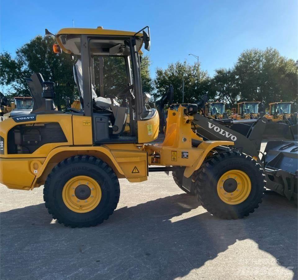 Volvo L30GS Kolesové nakladače