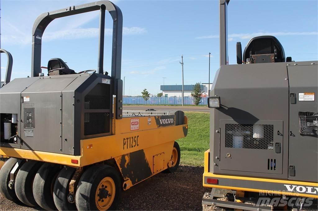 Volvo PT125C Pneumatikové valce