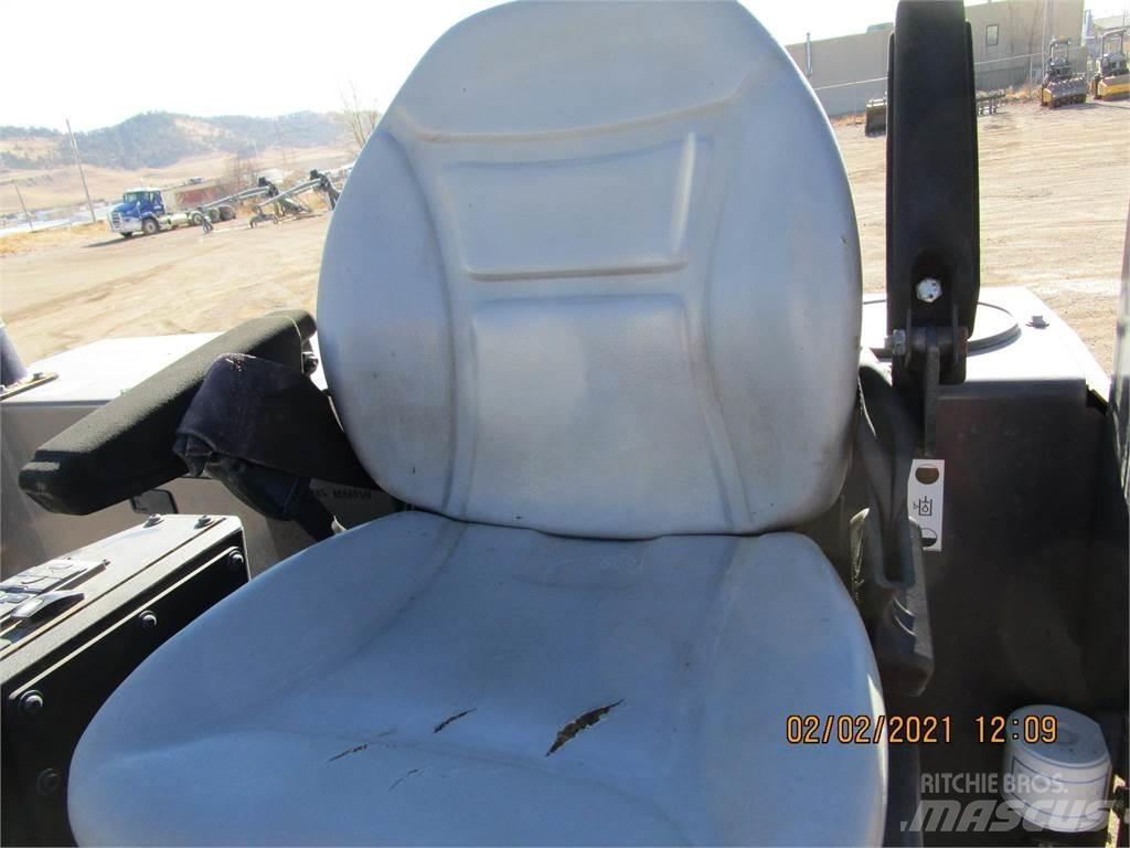 Volvo PT125C Pneumatikové valce