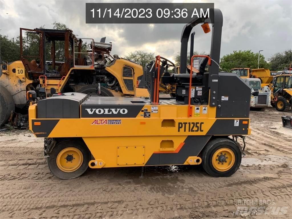 Volvo PT125C Pneumatikové valce