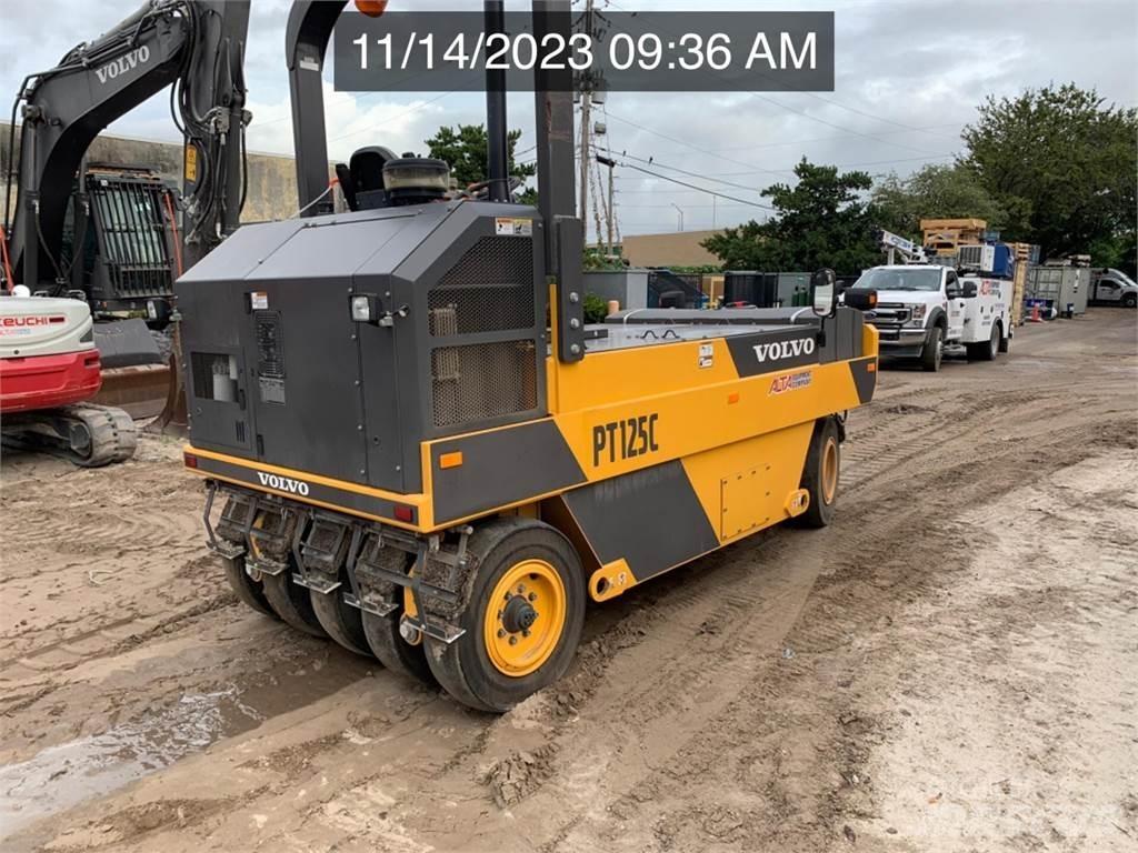 Volvo PT125C Pneumatikové valce