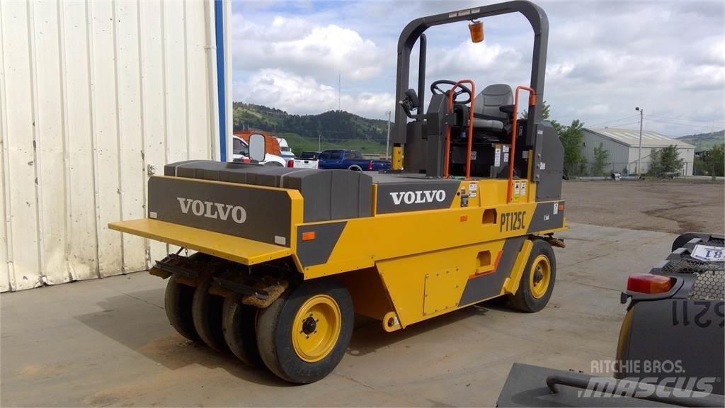 Volvo PT125C Pneumatikové valce