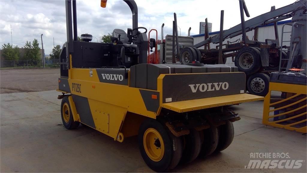 Volvo PT125C Pneumatikové valce