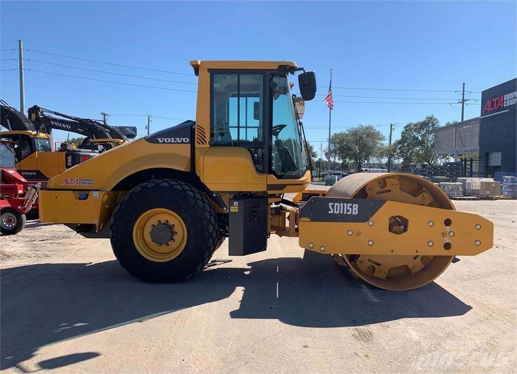Volvo SD115B Tandemové valce