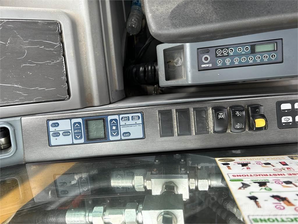 XCMG XE150U Pásové rýpadlá