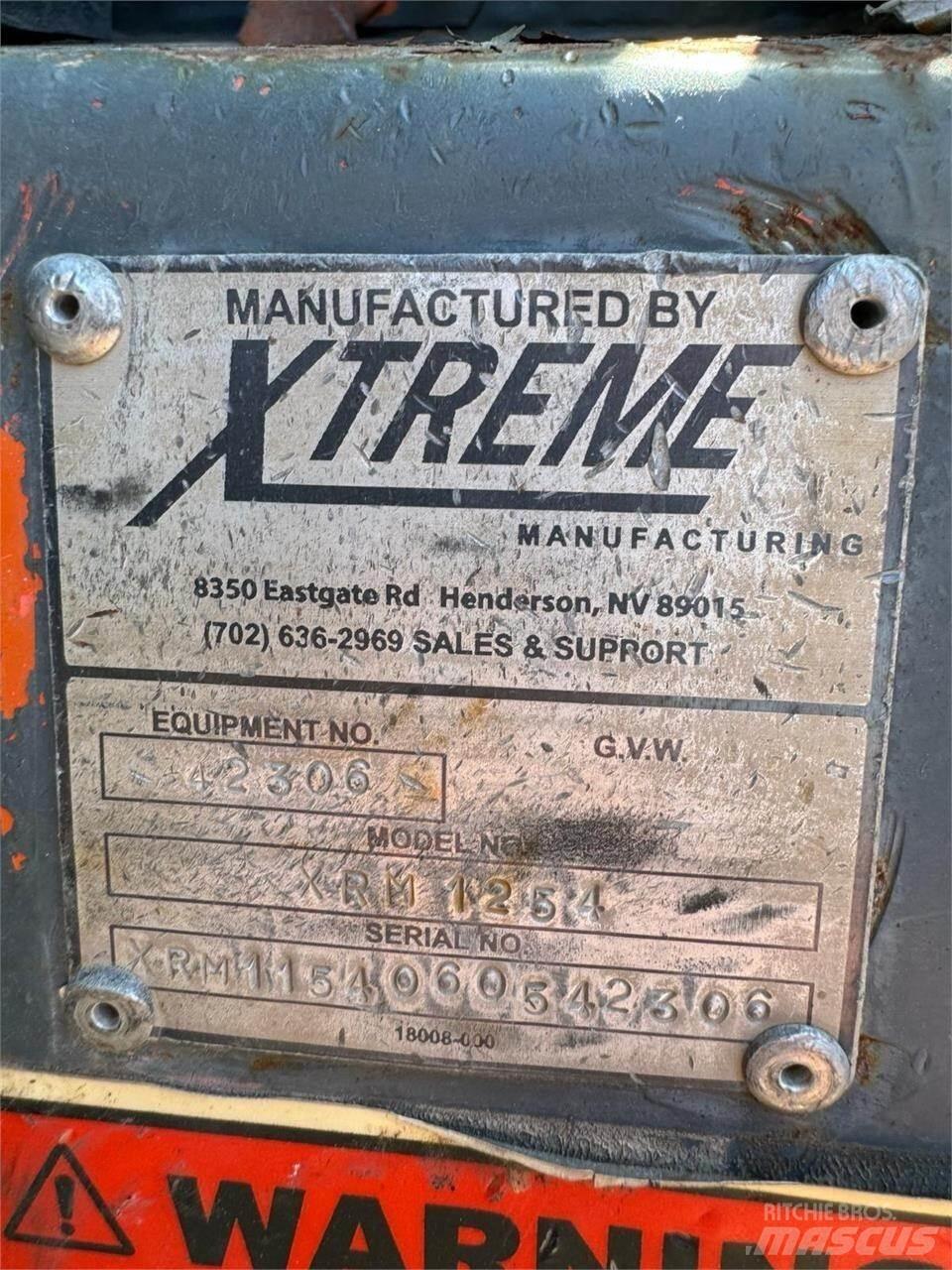Xtreme MFG XRM1254 Teleskopické manipulátory