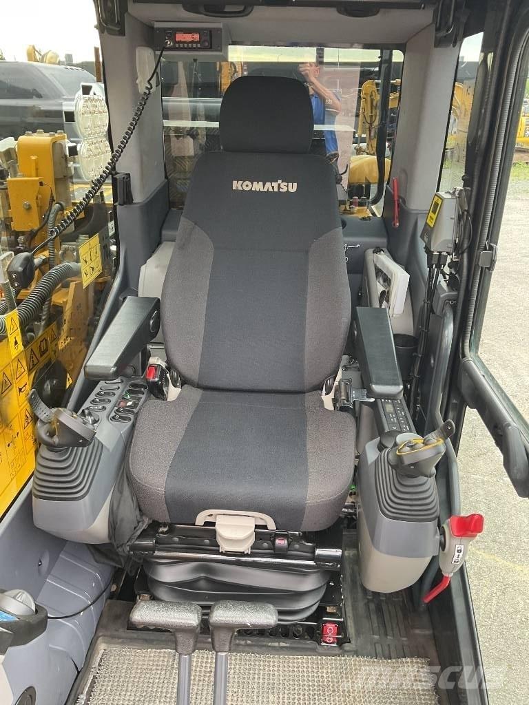 Komatsu PC240LC-11 Pásové rýpadlá