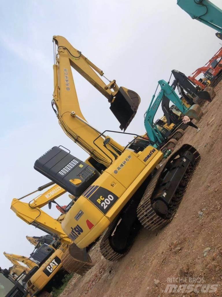 Komatsu 200-8 Pásové rýpadlá