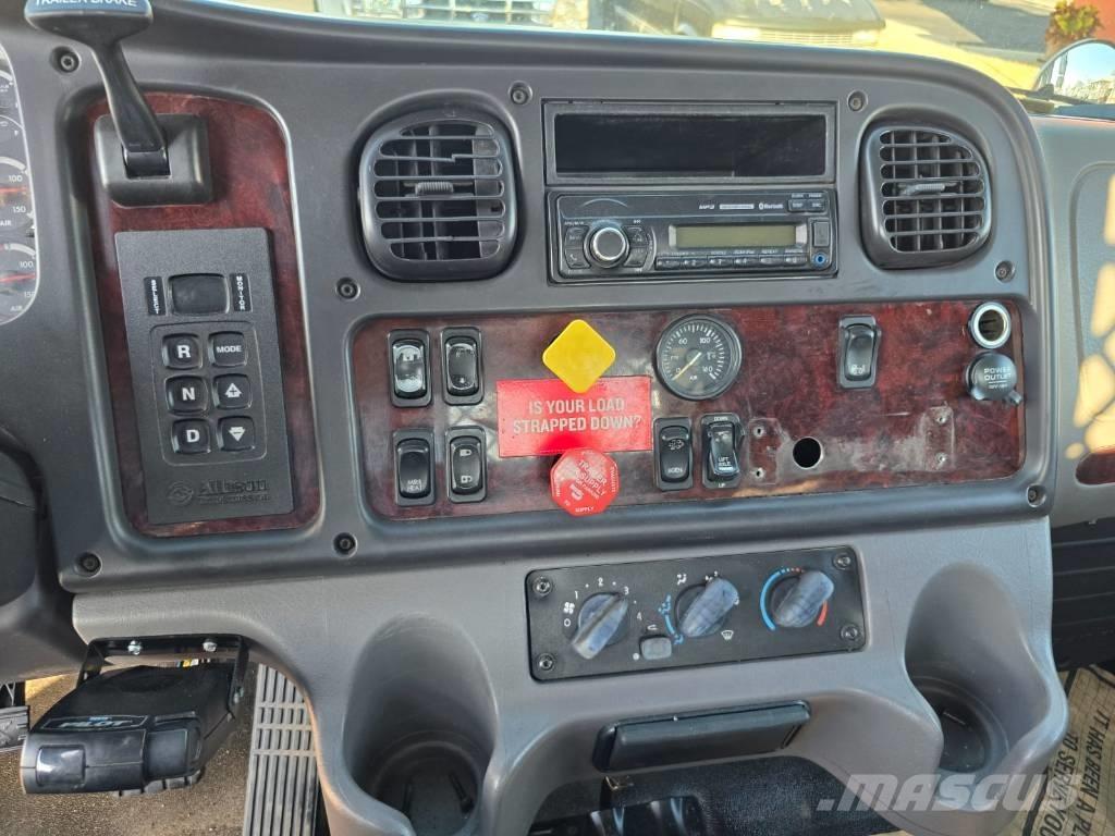Freightliner M2 106 Plošinové nákladné automobily/nákladné automobily so sklápacími bočnicami