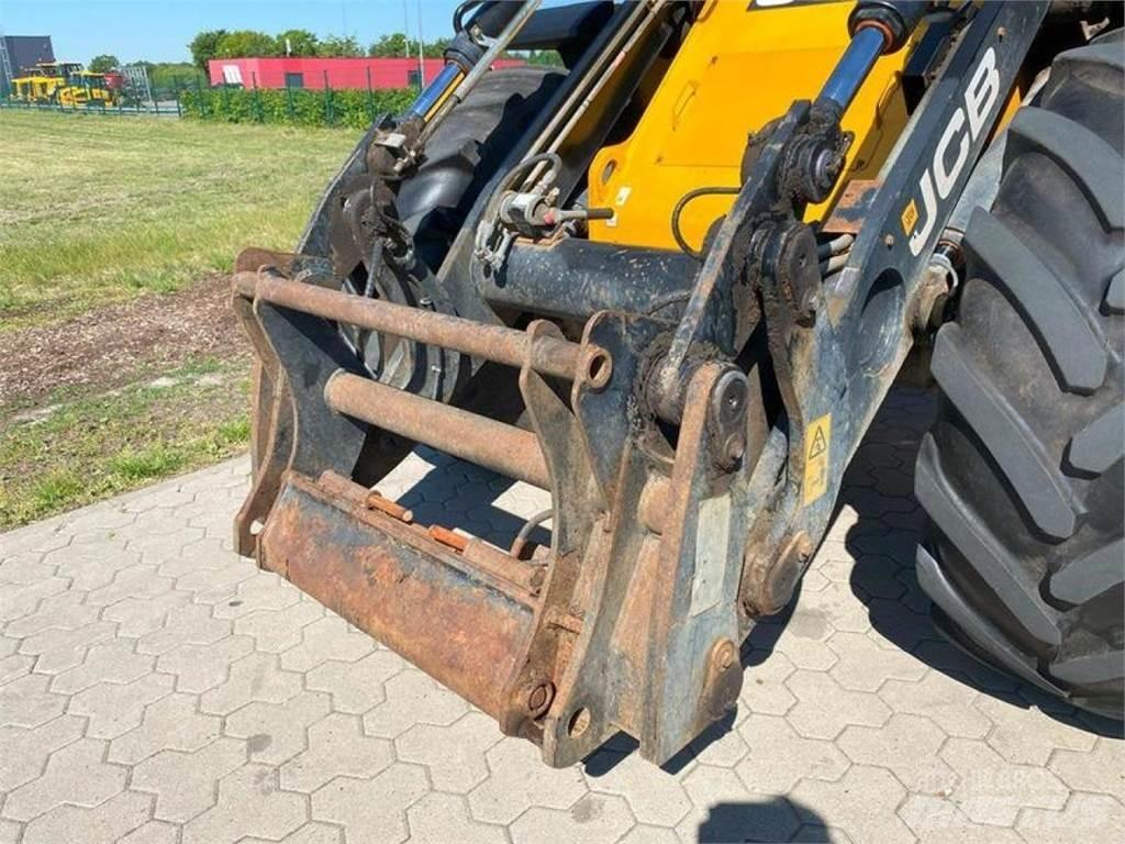 JCB 427 HT AGRI Kolesové nakladače