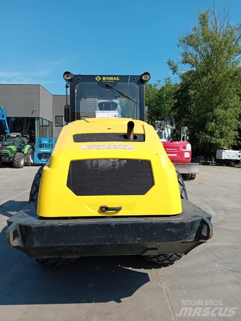 Bomag BW 213 D-5 Pôdne kompaktory