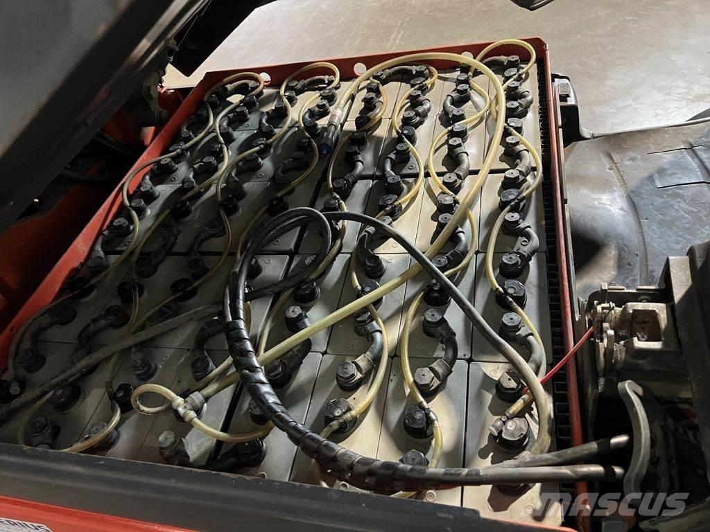 Linde E35L-01 Akumulátorové vozíky