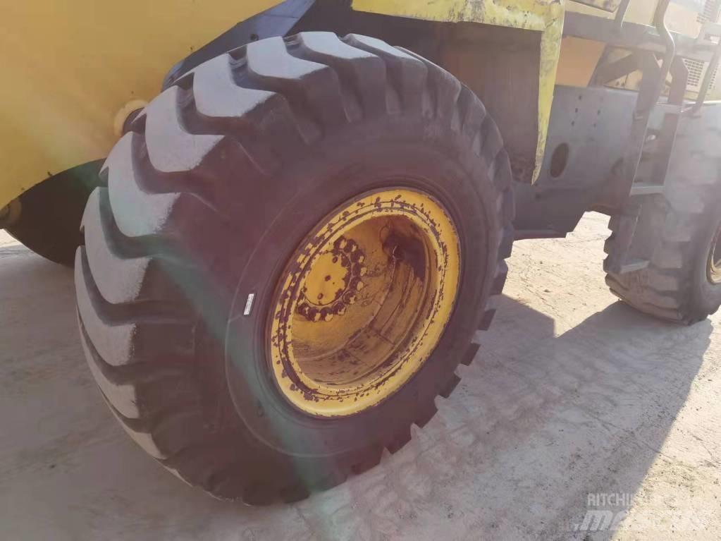 Komatsu WA 320-3 Kolesové nakladače