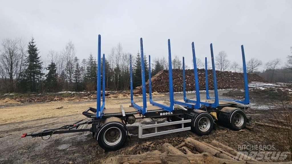 Bodex AP 240 F Prívesy na prepravu dreva