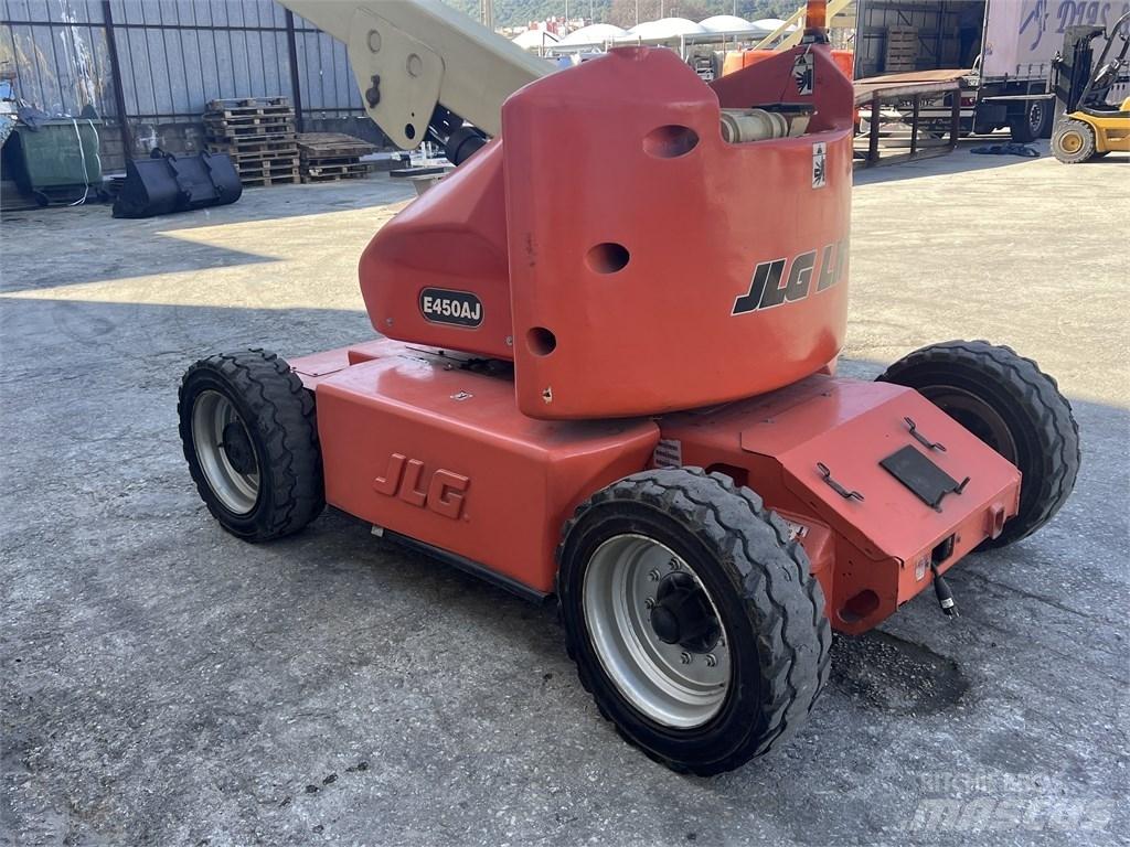 JLG E450 AJ Kĺbové plošiny