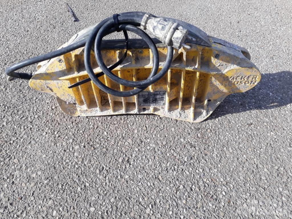 Wacker Neuson FUH20 Stroje na výrobu betónových prefabrikátov