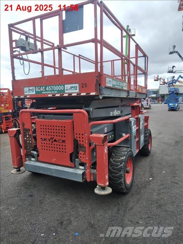 SkyJack SJ 8841 RT Nožnicové zdvíhacie plošiny