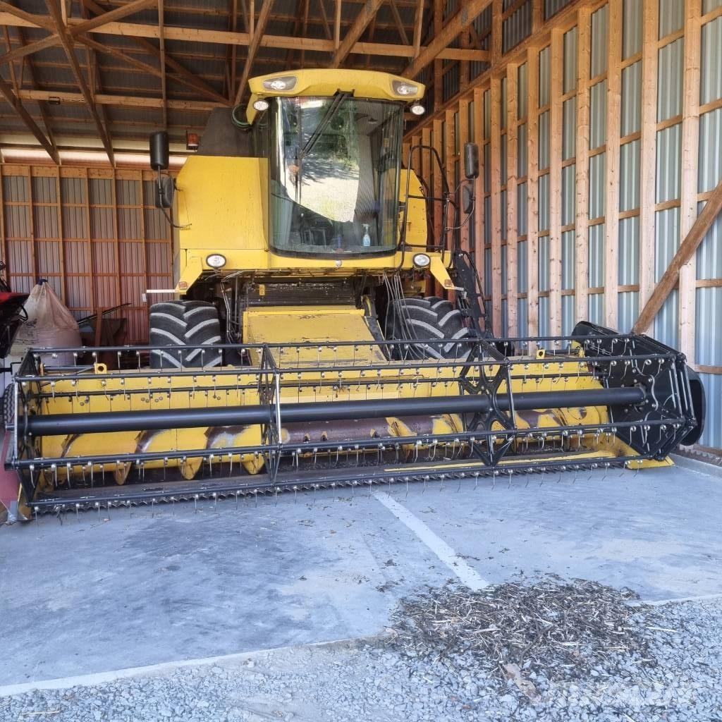 New Holland TC 5070 Kombinované zberacie stroje