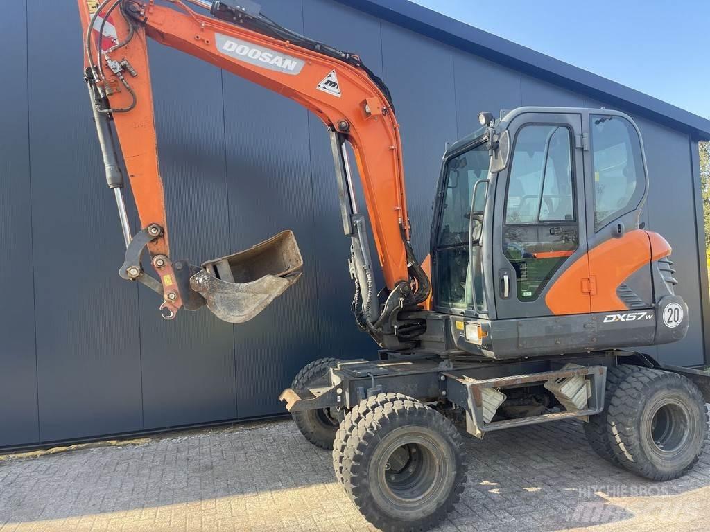 Doosan DX57W Kolesové rýpadlá
