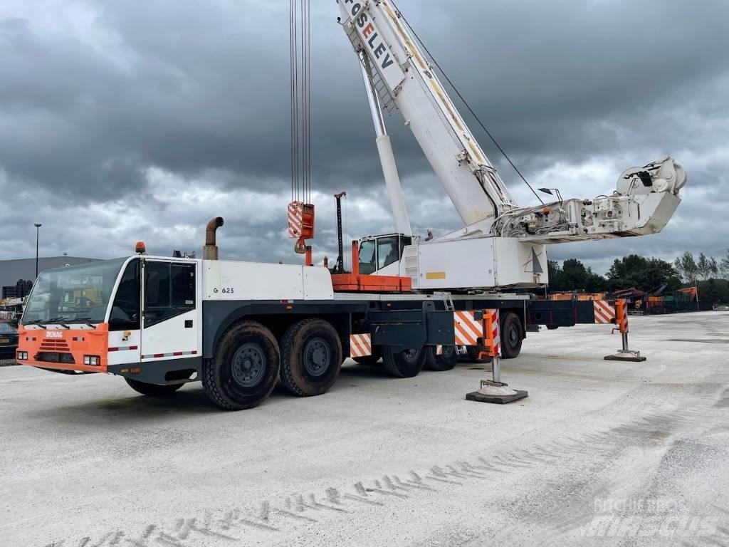 Demag AC 300 Univerzálne terénne žeriavy