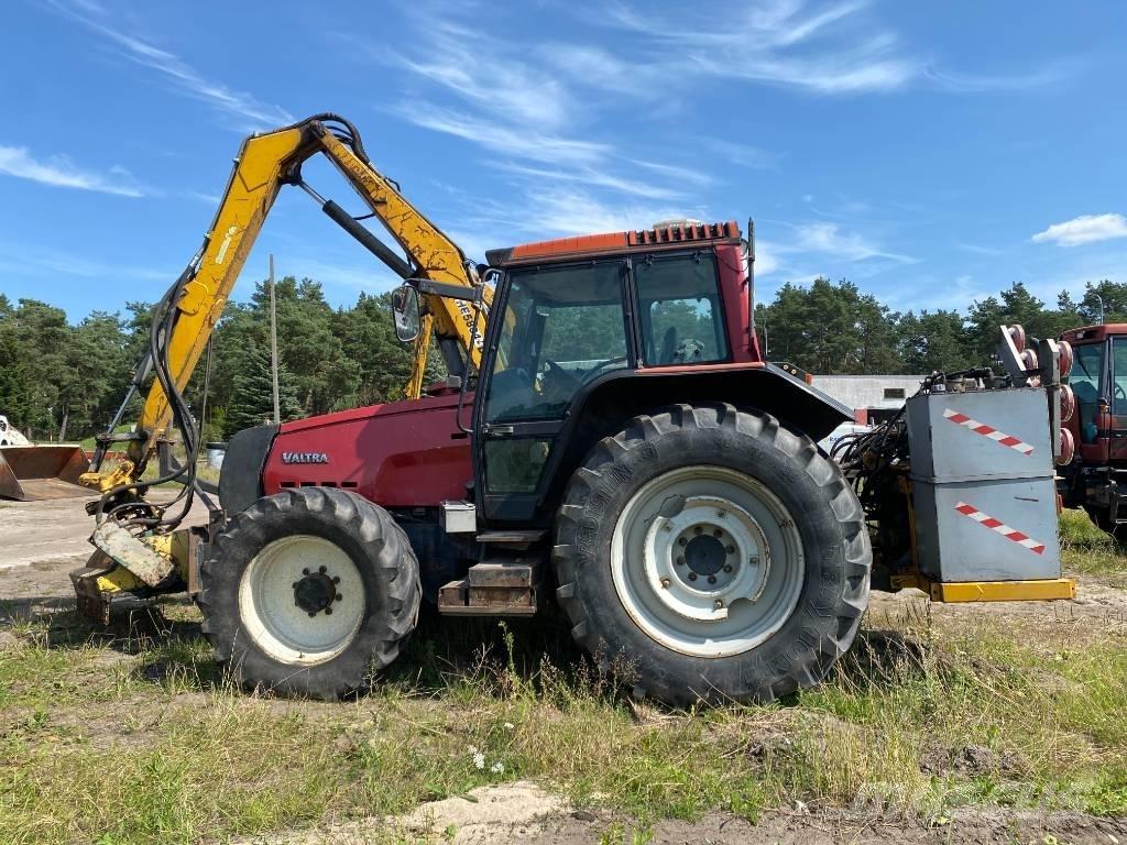 Valtra 6350 Traktory