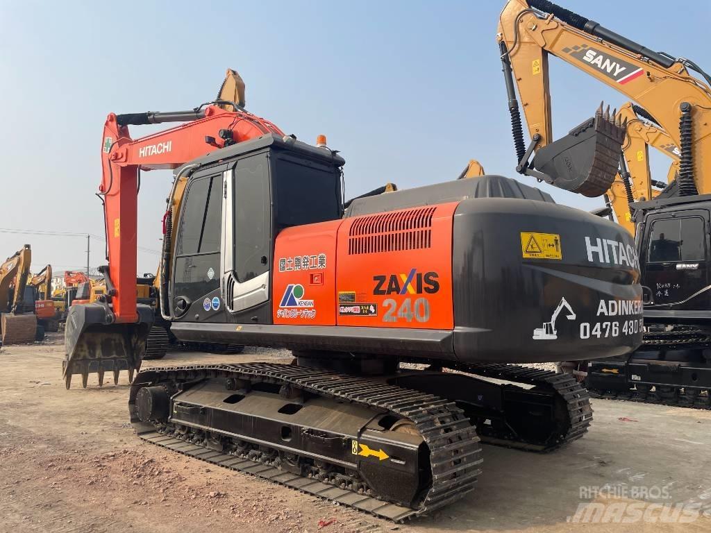 Hitachi 240 Midi rýpadlá 7 t - 12 t