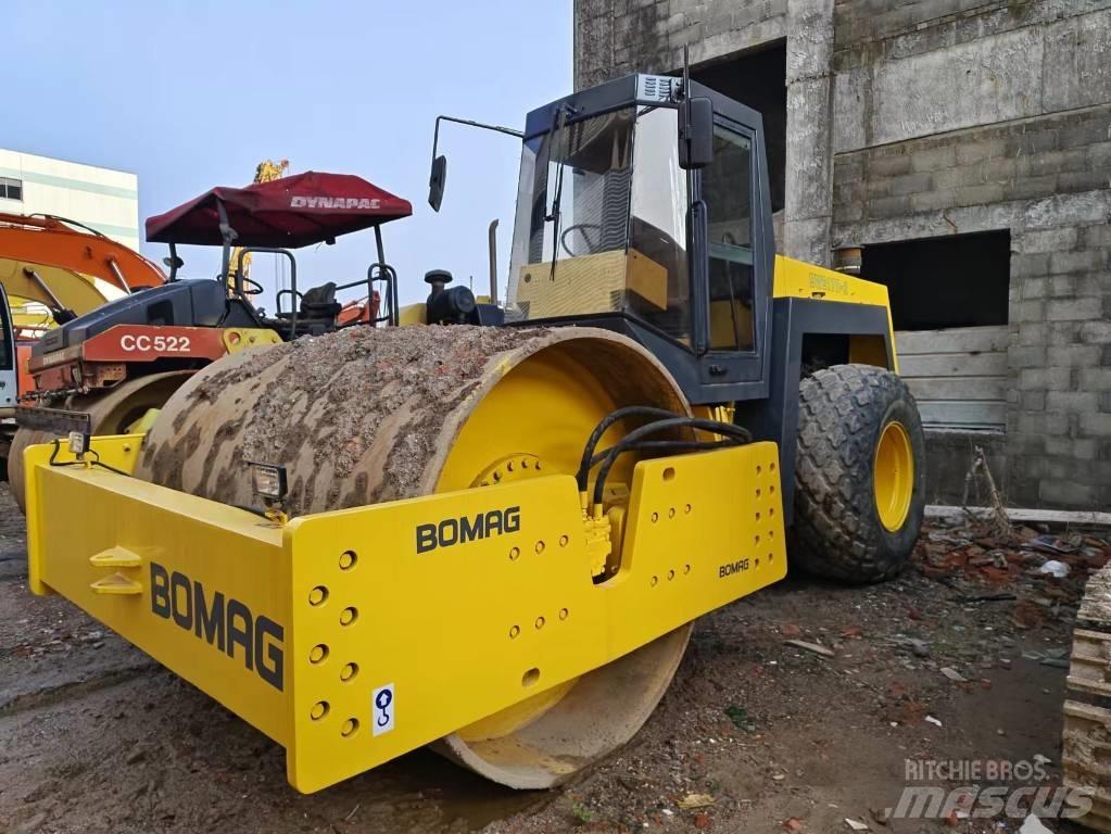 Bomag BW 217 Ťahačové valce