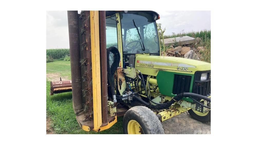 John Deere 5420 Traktory