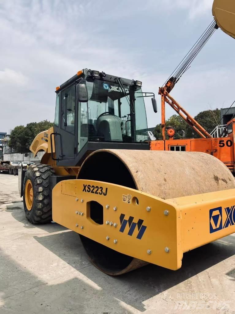 XCMG XS 223 J Ťahačové valce