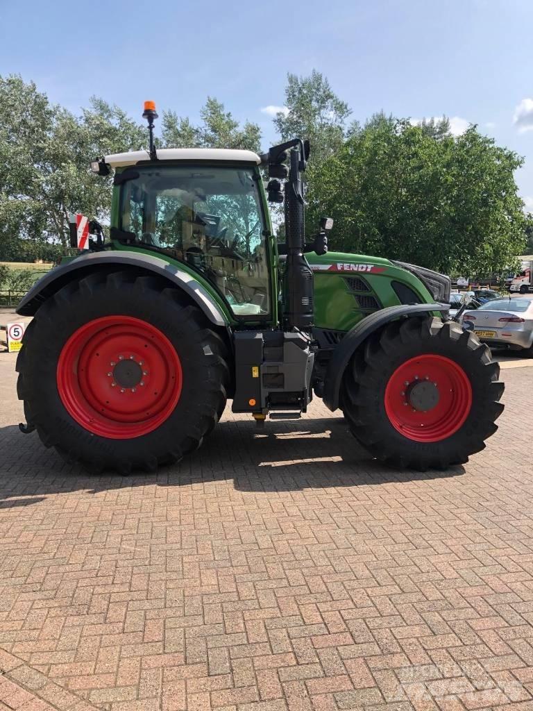 Fendt 718 Vario Traktory