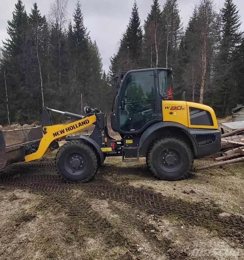New Holland W80C Kolesové nakladače
