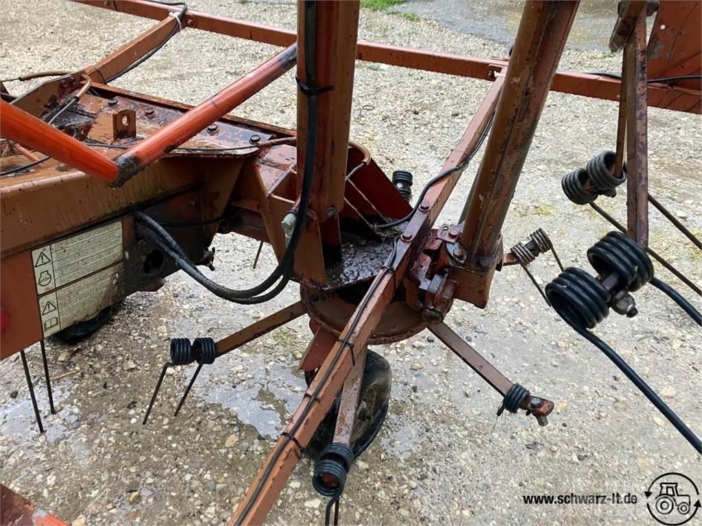 Kuhn GF 8501 Obracače a zhrabovače sena