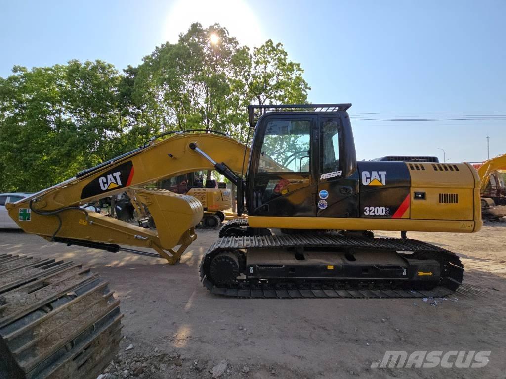CAT 320D2 Pásové rýpadlá
