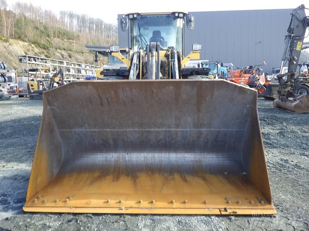 Volvo L 110 H Kolesové nakladače