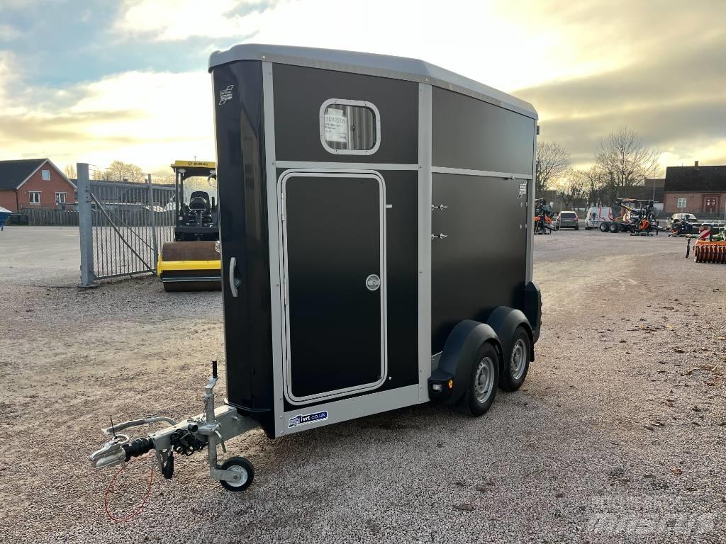 Ifor Williams HB 403 Návesy na prepravu zvierat