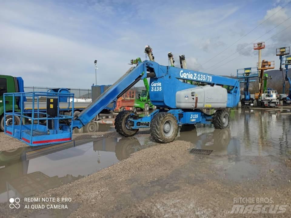 Genie Z 135/70 Kĺbové plošiny